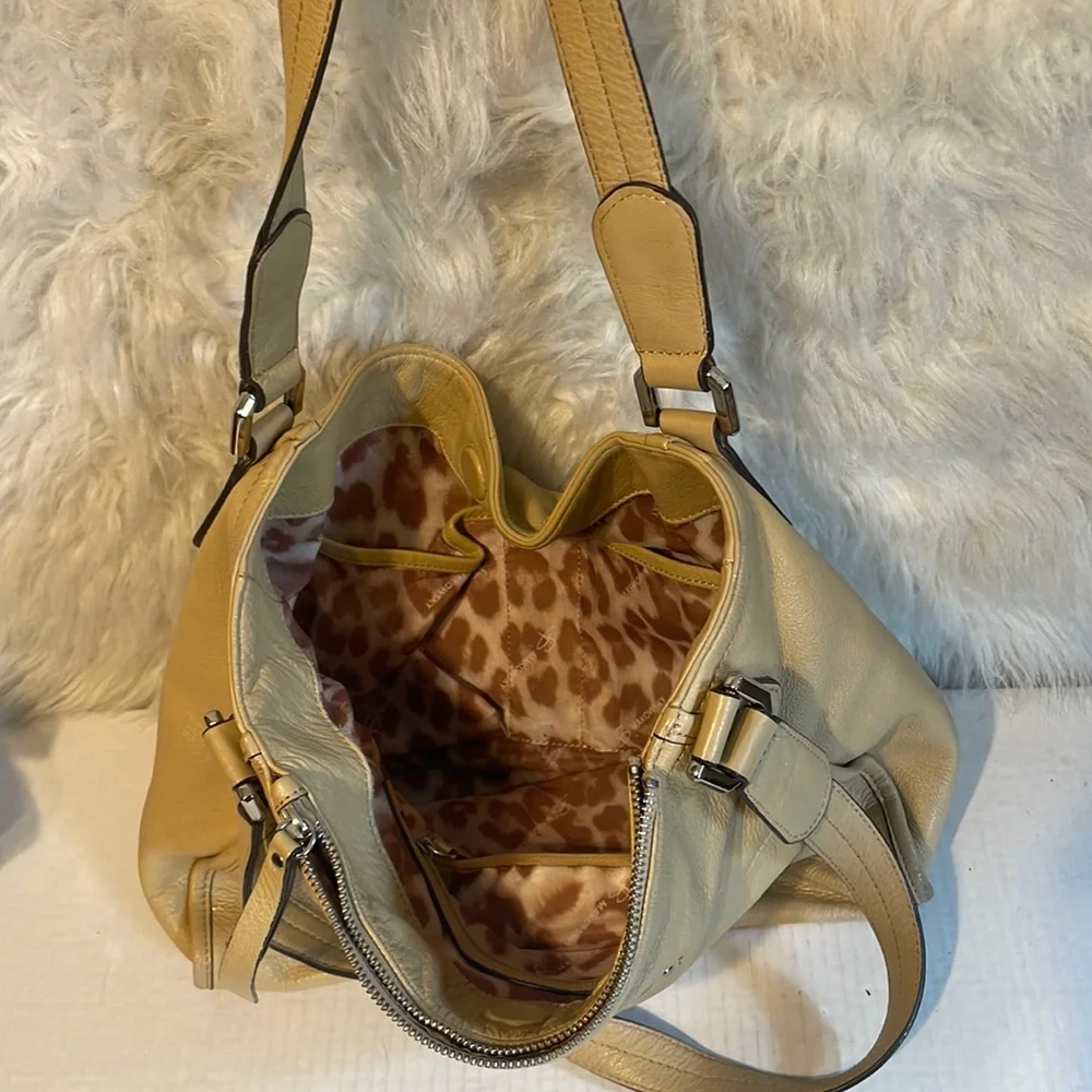 B Makowsky shoulder bag